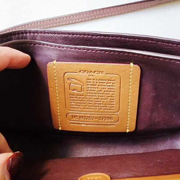 Vintage Coach  1941 Dinky Crossbody Bag Glovetanned Leather Dusty rose mauve - Picture 3 of 9